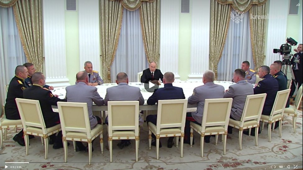 1/ QUICK TAKE on Putin's statements made today, on Mya 9, in a meeting with Russian military officers who are commanding units in Ukraine. Normally, I would do a quick thread about the annual Russian military parade in Moscow - but this year, there as nothing interesting there.