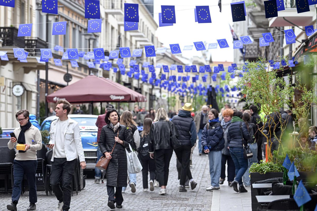 🇪🇺Today we celebrate #EuropeDay! EU membership ensures support for Lithuania's security & allows collective action when needed 20 years in EU enhanced our defence interests, enabled participation in joint military efforts & delivered innovation, all of which strengthen @LTU_Army