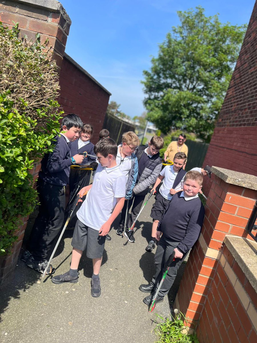 We’re proud of our children for volunteering their lunch time to go out and about in the community and litter pick! We’re pleased to be supporting the #BigCommunityClean and to be working in partnership with Prima Housing. #WeAreProudOfOurLocalArea #WeAreCastleway