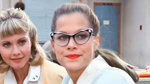 2en1reloj's tweet photo. Hoy despedimos a la actriz estadounidense Susan Buckner.
Conocida por interpretar a Patty Simcox en la película 'Grease' (1978), fallecía el pasado 2 de mayo rodeada de sus seres queridos.
Tenía 72 años.
Descanse en paz 🕊️ #SusanBuckner https://t.co/WXoFA0Ao0B