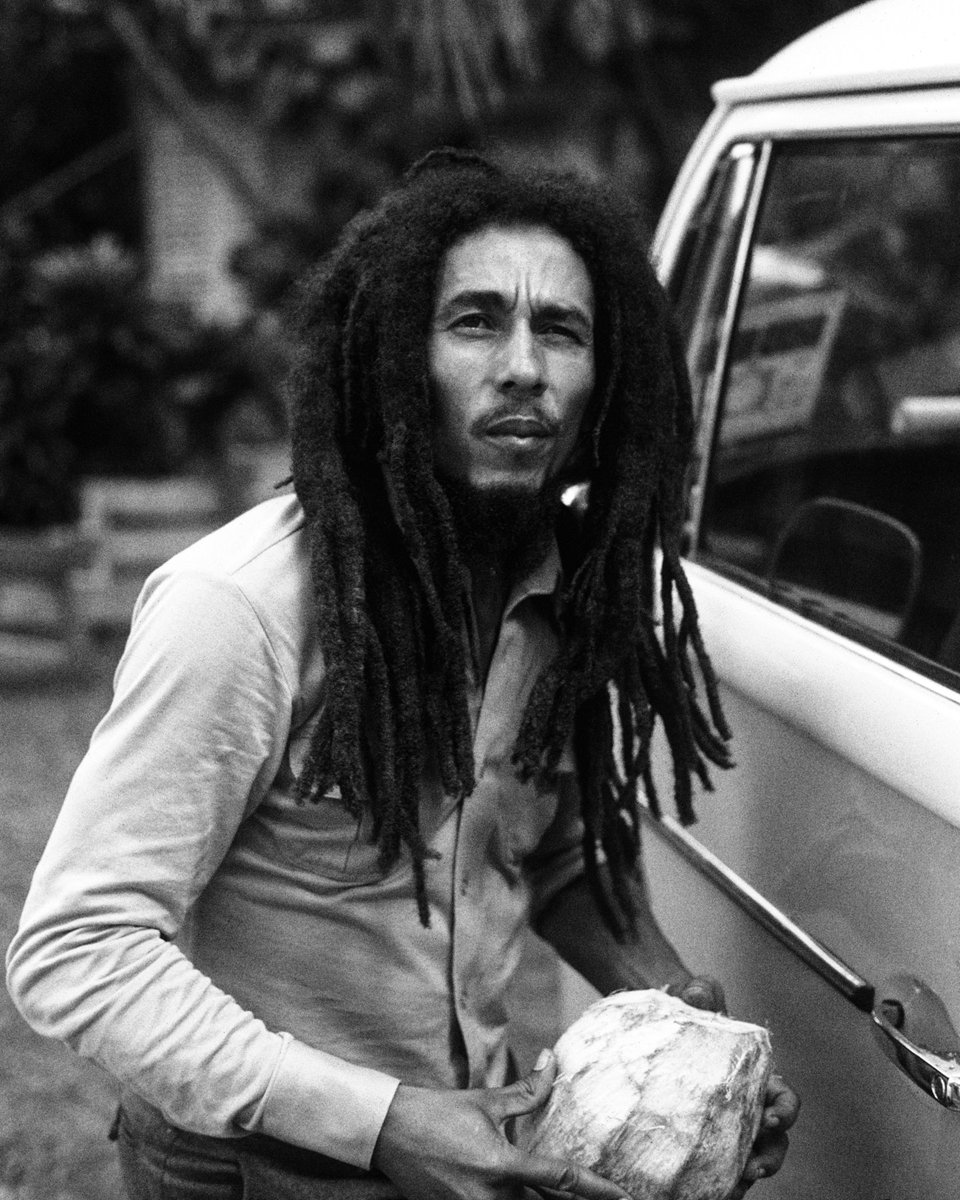 #OnThisDay 1980: Bob Marley, the reggae legend, passes away in Miami at the age of 36, leaving behind a legacy of iconic music and activism. #BobMarley #ReggaeMusic #MusicHistory 🇯🇲🎶