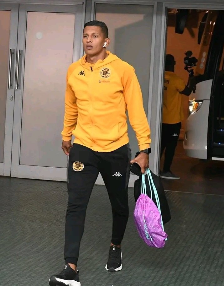📍Edson Castillo This is a good player, pure talent, i would appreciate if @KaizerChiefs can renew his contract, i wish to see him next season with a new technical team, I know what i saw beginning of the season.