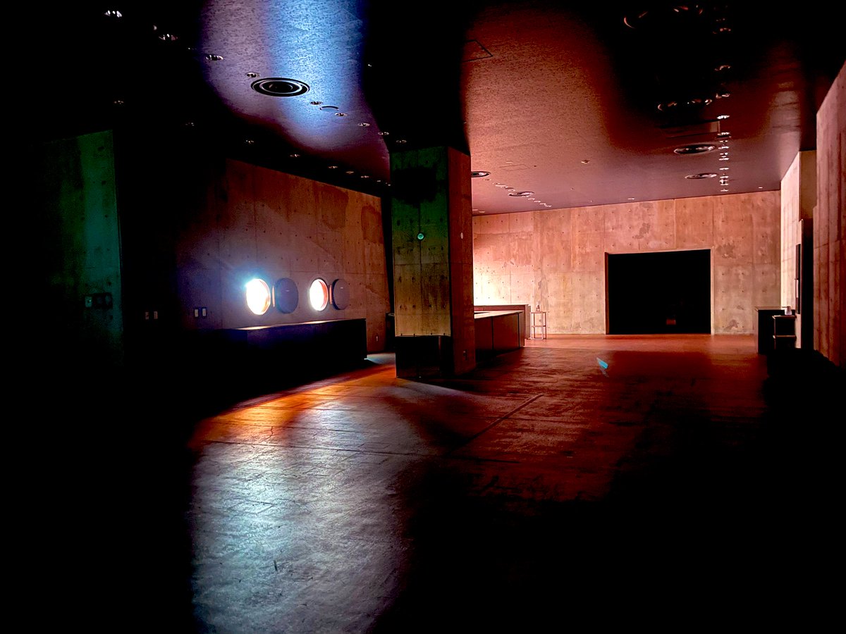 eeeeejimakuko's tweet photo. 『ドレミの歌』東京公演にて芸劇小屋入りでした！嬉しかった…無人のロビーしか写真なかったけど…

ひと足先に愛知へ。
愛知の皆さん、みんな知ってる平塚作品です。
ぜひ観に来て下さい。
https://t.co/MBKsTbaYqp

そしてオイスターズ次回公演も情報解禁。
こちらもよろしくお願いします！ https://t.co/v4qxKehdEw
