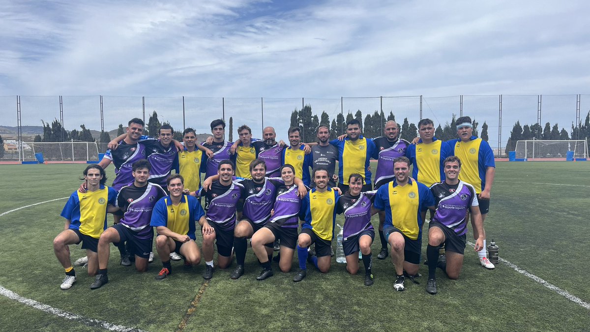 PeriodismoULL's tweet photo. Buen ambiente tras la final de rugby mixto🏉🤝.¡ La ULL se lleva el partido 24-29! #UniveristarioCanarias24 @deportesull @ULPGC https://t.co/fZI8NsN0dl