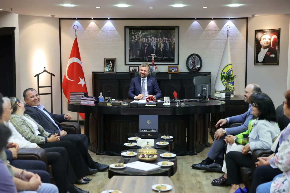 Her daim dayanışma içinde olduğumuz İzmir Balkan Göçmenleri Kültür ve Dayanışma Derneği'nin değerli Genel Başkanı Abdurrahim Nursoy ve yönetimini belediyemizde ağırladık. Önümüzdeki süreçte bu güzel iş birliğini daha da güçlendireceğiz.