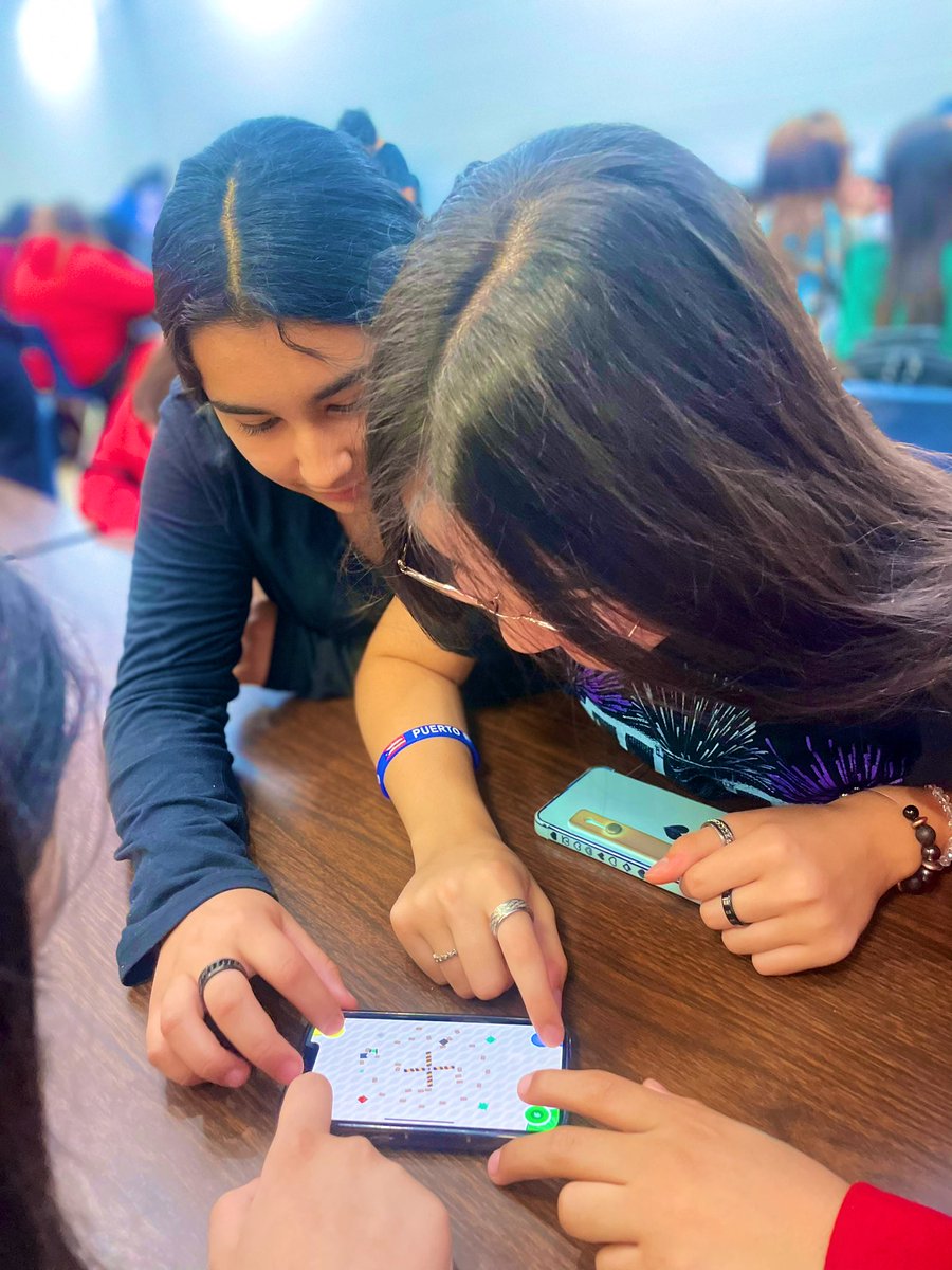 This is the type of gaming I can support! #SocialGaming Fun to see @NISDZachry & @NISDZachryMag students interacting in such a fun way before class.