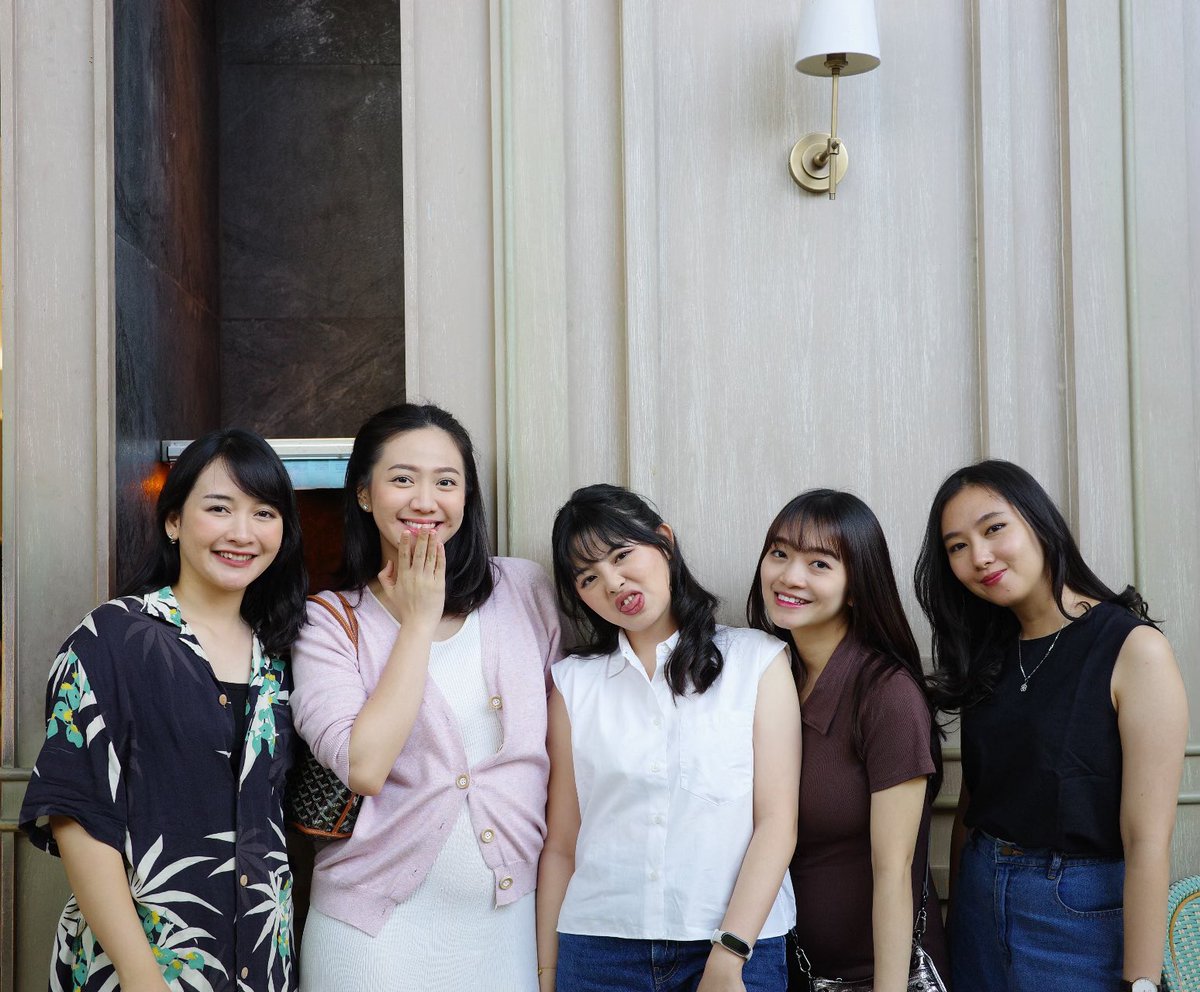 kinalkinal's tweet photo. lucu banget dah mereka, sehatsehat ya teman temanku yang ngomongnya kocak semua https://t.co/f0STW8kYK8