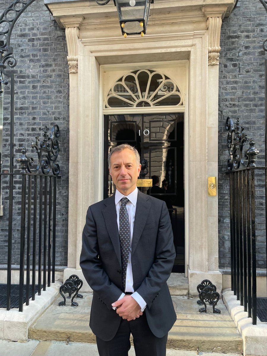 This morning, CST’s Director of Policy, @daverich1 joined the Prime Minister, other senior members of the Government, Vice Chancellors, UJS and Chaplaincy at 10 Downing Street for a crucial roundtable discussion on combating antisemitism on university campuses. The growth of…