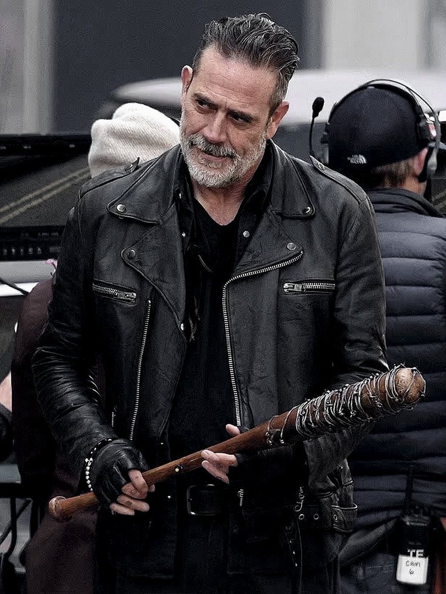 DeadCityAMC's tweet photo. Season 2 of Dead City has brought all the sexy back🖤 https://t.co/UDgGR6R299
