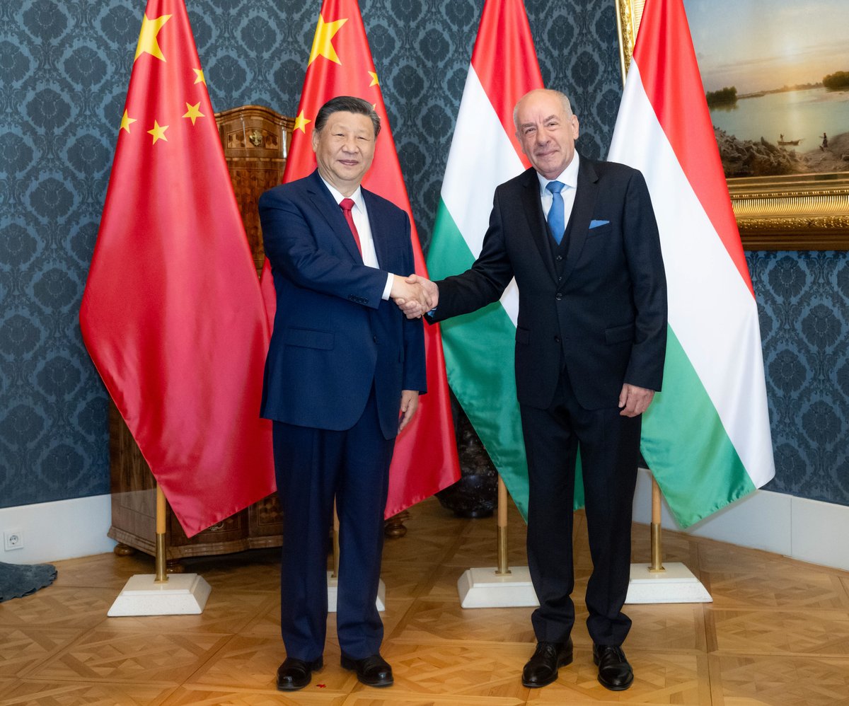 President Xi Jinping held talks with President Tamás Sulyok. President Xi pointed out that in the past 75 years, China-Hungary relations maintained steady development. The two sides need to draw on the good experience and chart the path for the future.