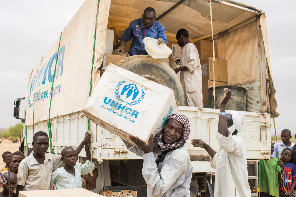 On #EuropeDay2024, we thank the @EU_Commission🇪🇺 for its continued partnership with UNHCR in West and Central Africa. Their generosity enables us to protect and find solutions for forcibly displaced families across the region. Thank you🙏🏾🙏🏾