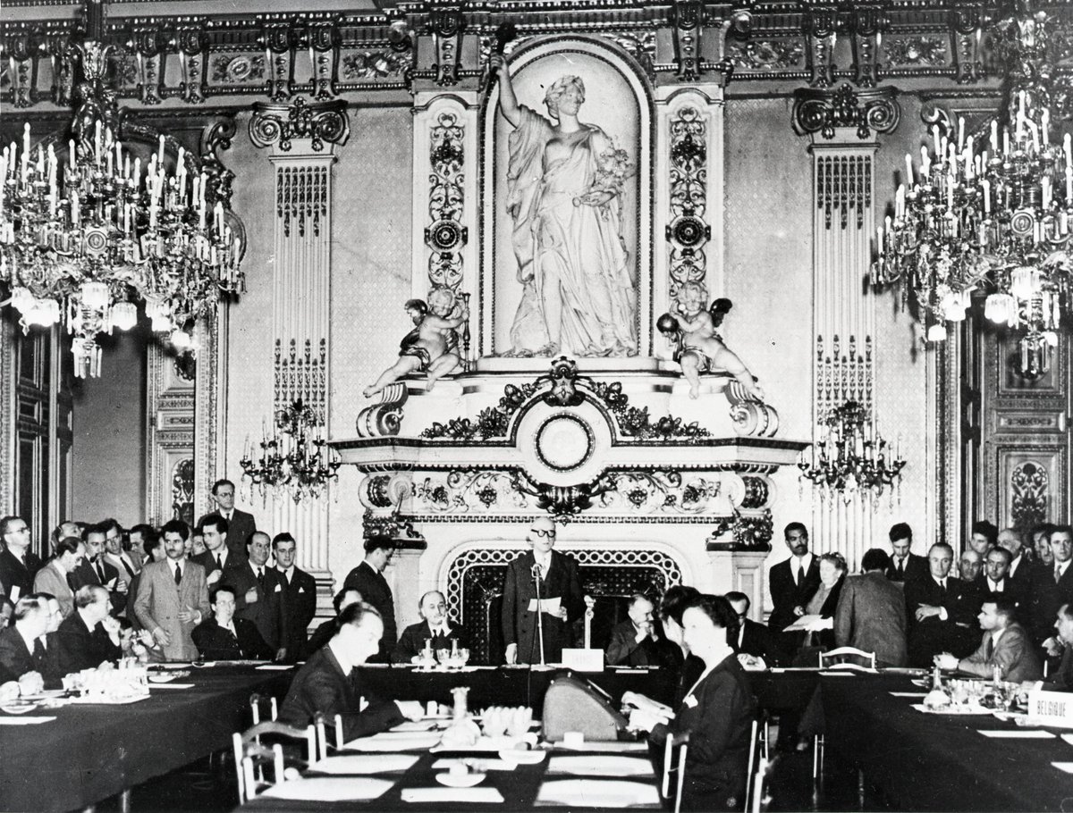 Today is #EuropeDay! #OnThisDay in 1950, 🇫🇷 FM Robert Schuman presented the Schuman Declaration, which proposed the creation of the European Coal & Steel Community. The ECSC was the first of several supranational European institutions that would ultimately become today's EU. 🇪🇺