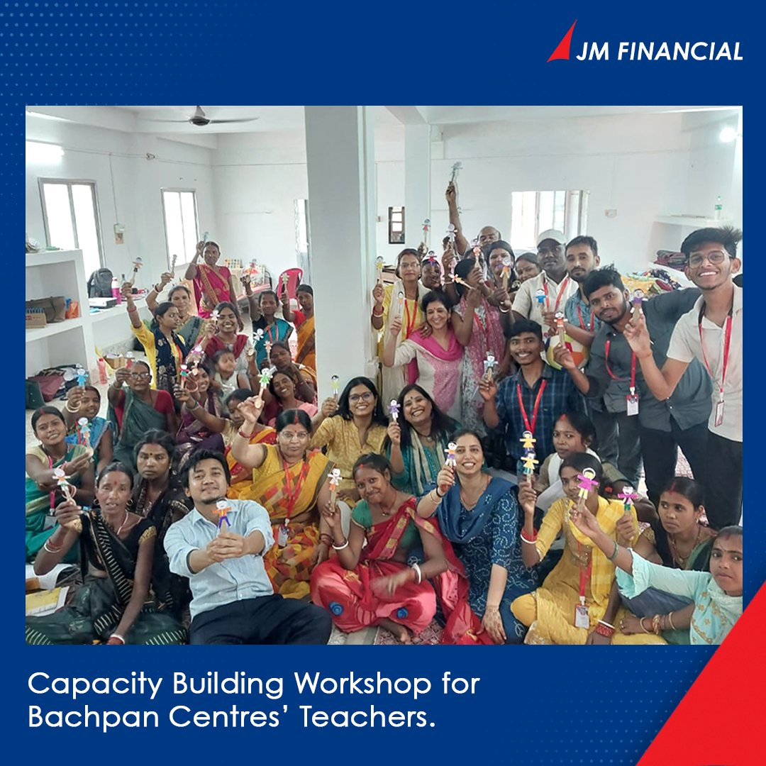 At JM Financial, we firmly believe that a better tomorrow starts today. Our recent 4-day training workshop was conducted in Jamui, Bihar to enhance the skill sets of Bachpan centres’ teachers. 

#JMFinancialFoundation #CSR #Teaching #teachertraining