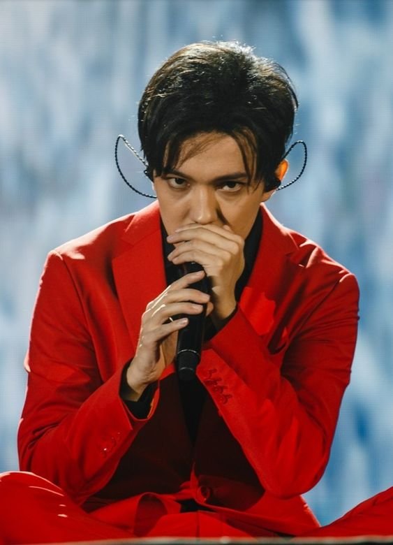 @R4eJt @Helendear007 @dimash_official You have such an incredible voice that gives me chills, thank you for moving me with every note. 30th BIRTHDAY CONCERT #DimashConcertIstanbul #DimashQudaibergen