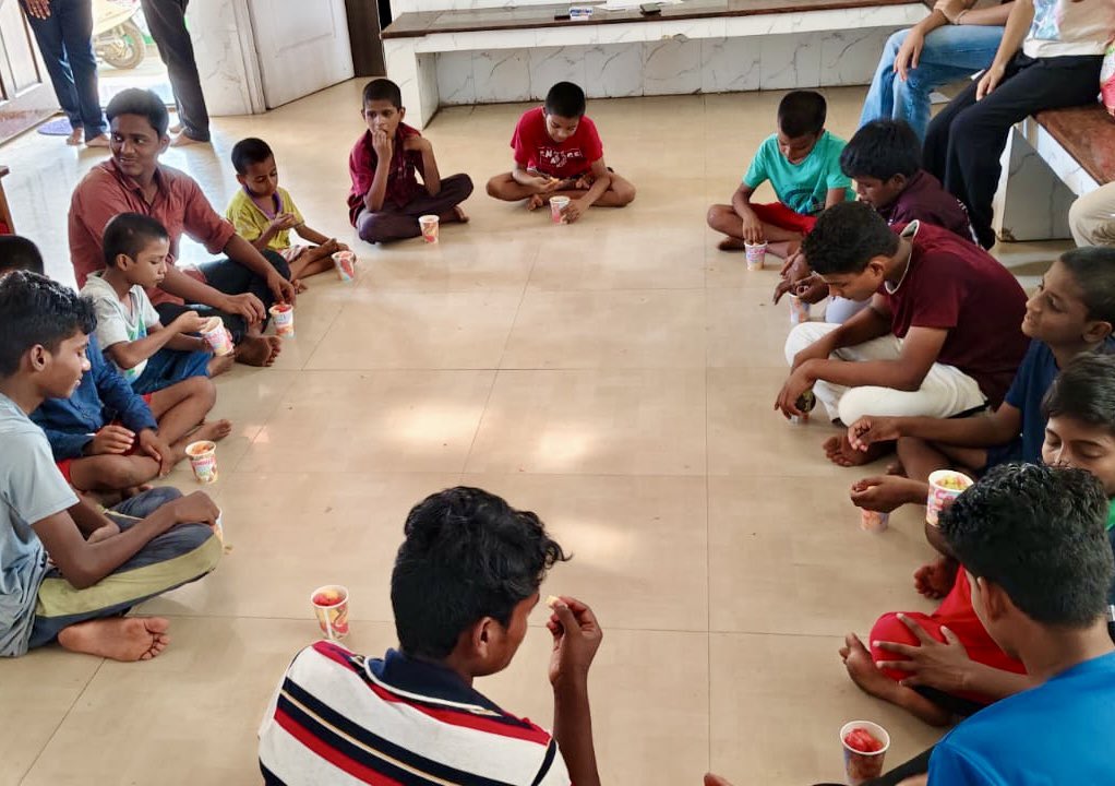 As we come to the concluding days of our #summercampforchamps we capture some moments of pure fun, new and enriching experiences for the children at our partner NGOs. #summercamp #volunteeringstories #recreationalvolunteering #chennaivolunteers #volunteermatters #givingmatters