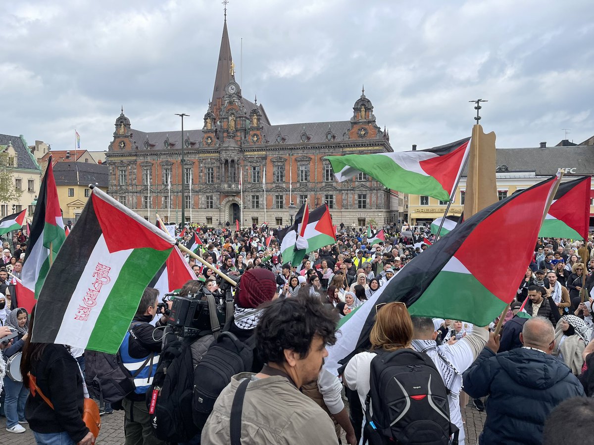 Protest gegen Israels Teilnahme am ESC: In Malmö beginnt in diesen Minuten eine Demonstration. „Free free Palestine“, rufen sie. Am Abend tritt die israelische Sängerin Eden Golan beim zweiten Halbfinale auf.