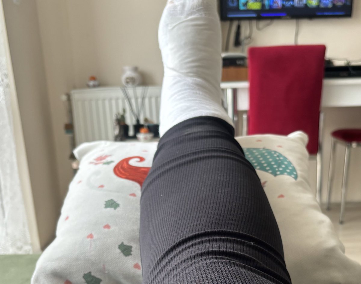 Ama insan aynı ayağa aynı yerden aynı hasarı ikinci kere de vermez be kızım…