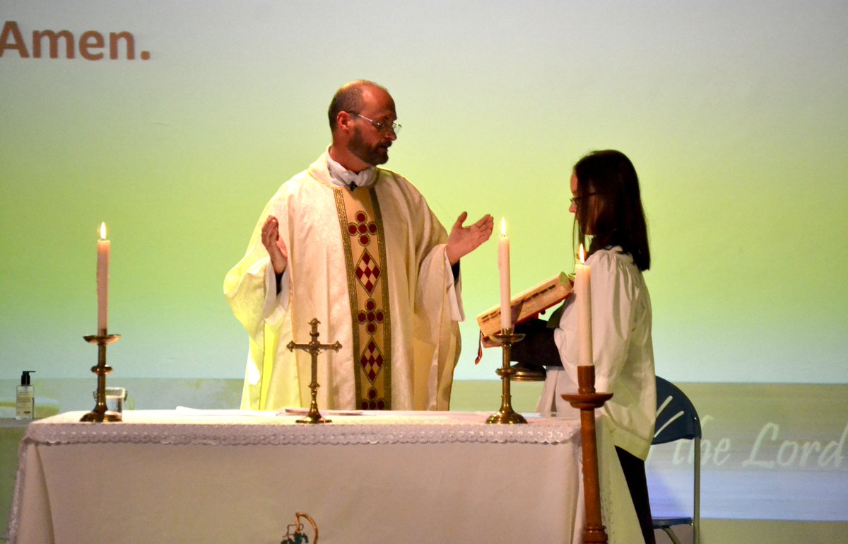 Today we came together as a school to commemorate the ascent of Jesus Christ into Heaven in a Feast of the Ascension Mass. A wonderful celebration led by Father Philip Dyer Perry and Father Shaun Richards. #mass #feastoftheascension #celebration #catholiclife #catholiceducation
