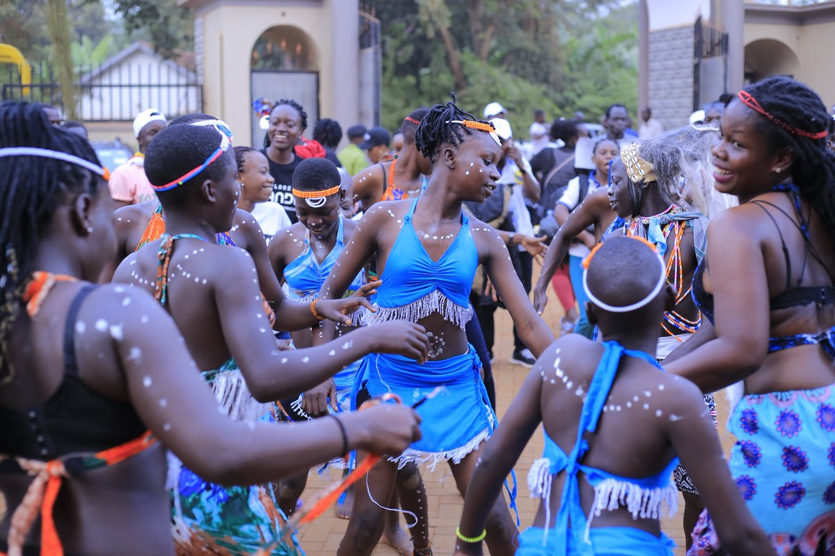 Experience the soul-stirring magic of Kadodi dance, a captivating blend of rhythm, tradition, and community. With each beat, dancers breathe life into age-old tales, uniting generations and preserving cultural heritage in a mesmerizing display of

📸 Courtesy
#ExploreUganda
