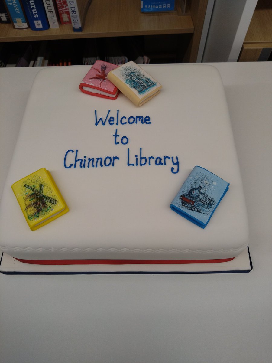 Lovely to help reopen the beautifully refurbished Chinnor Library today. Great work by the @OxfordshireCC libraries team and the Friends of Chinnor Library.