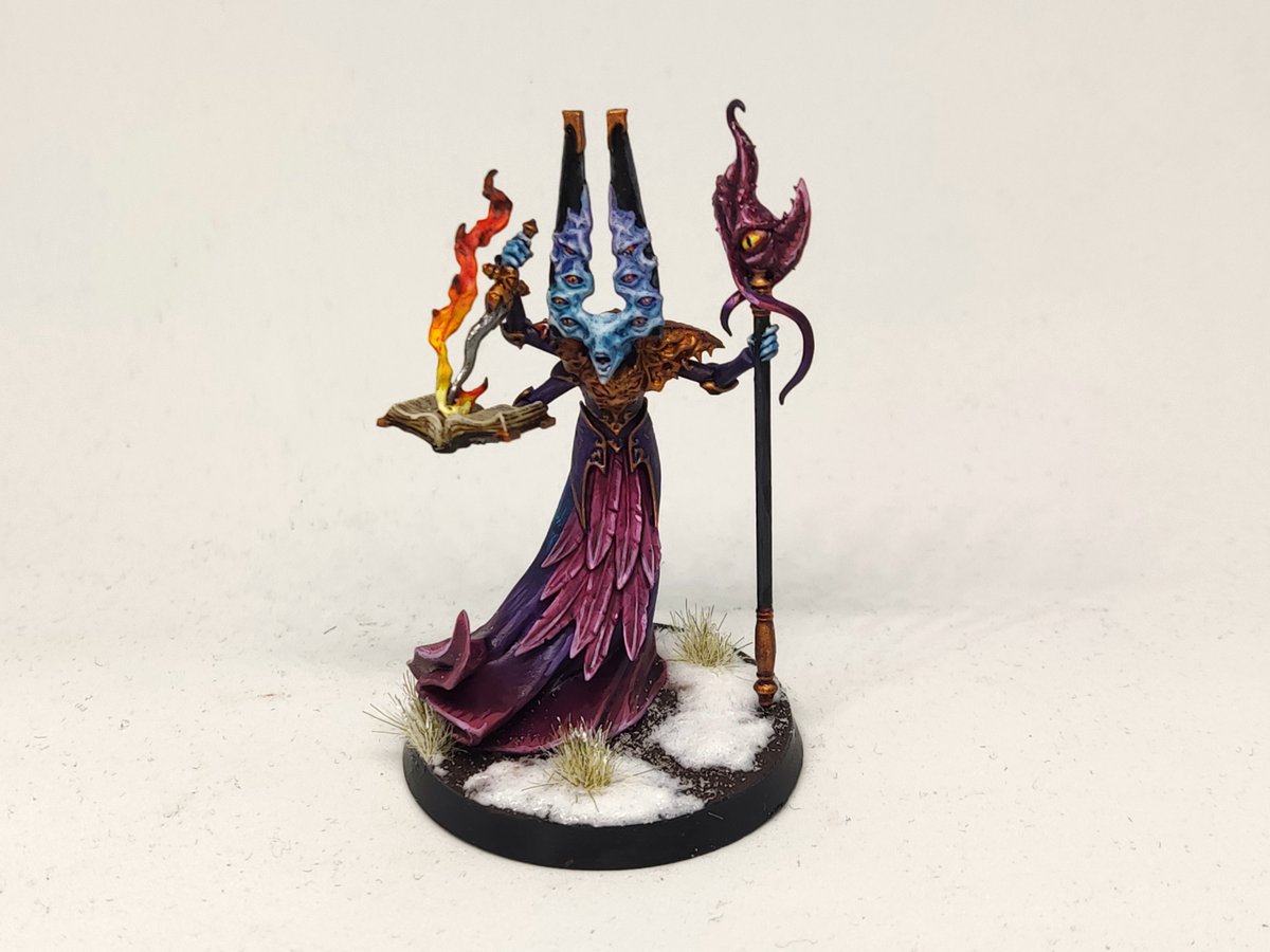 Today's painting. Painted a Gaunt Summoner for my Disciples of Tzeentch. 💜

Maybe I'll get to play a game with them once day. 😅

#WarhammerCommunity #miniaturepainting #AoS