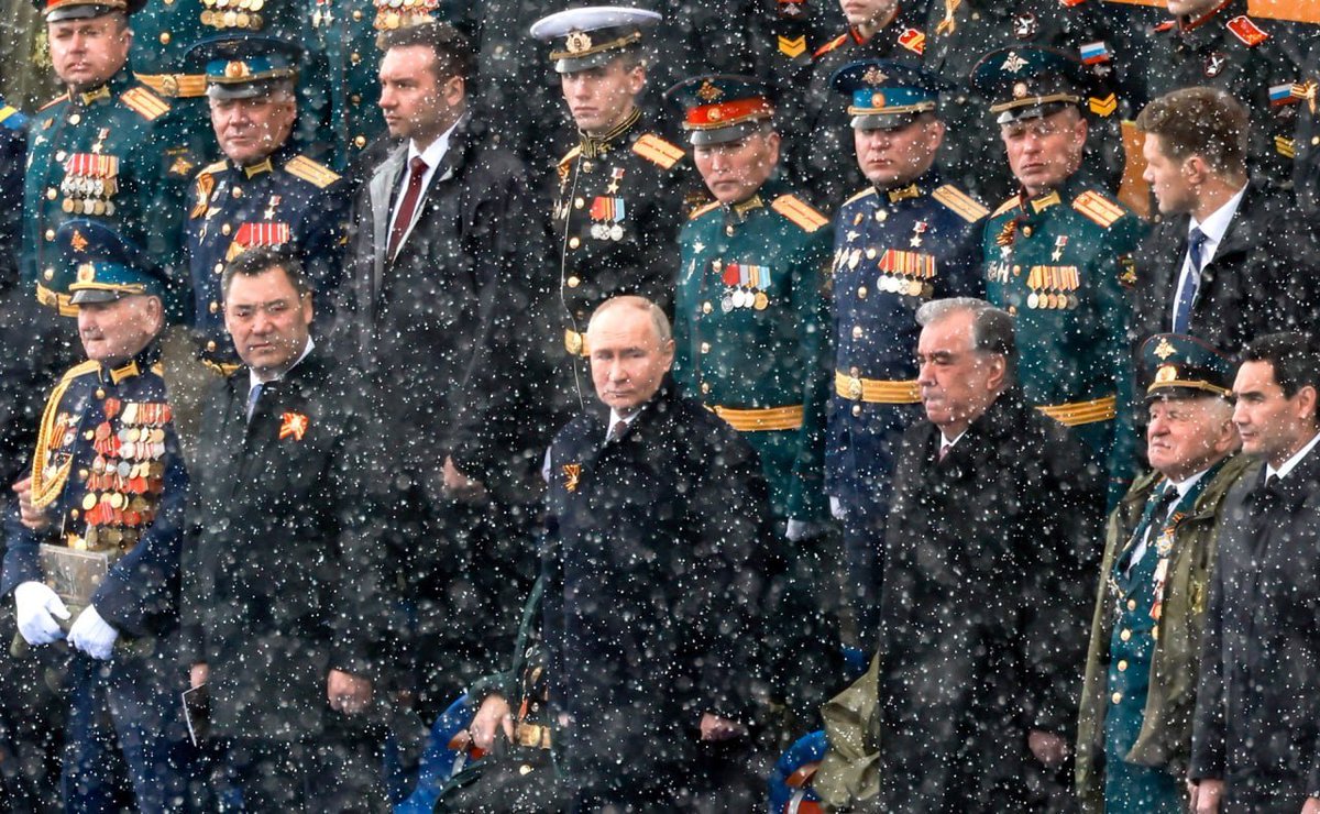 mfa_russia's tweet photo. 🇷🇺 President #Putin attended #VictoryParade to mark the 79th Anniversary of #Victory in the #GreatPatrioticWar.

Leaders of 🇧🇾 Belarus, 🇰🇿 Kazakhstan, 🇰🇬 Kyrgyzstan, 🇹🇯 Tajikistan, 🇹🇲 Turkmenistan, 🇺🇿 Uzbekistan, 🇨🇺 Cuba, 🇬🇼 Guinea-Bissau &amp; 🇱🇦 Laos were also present at the event. https://t.co/f47TtXVYbv