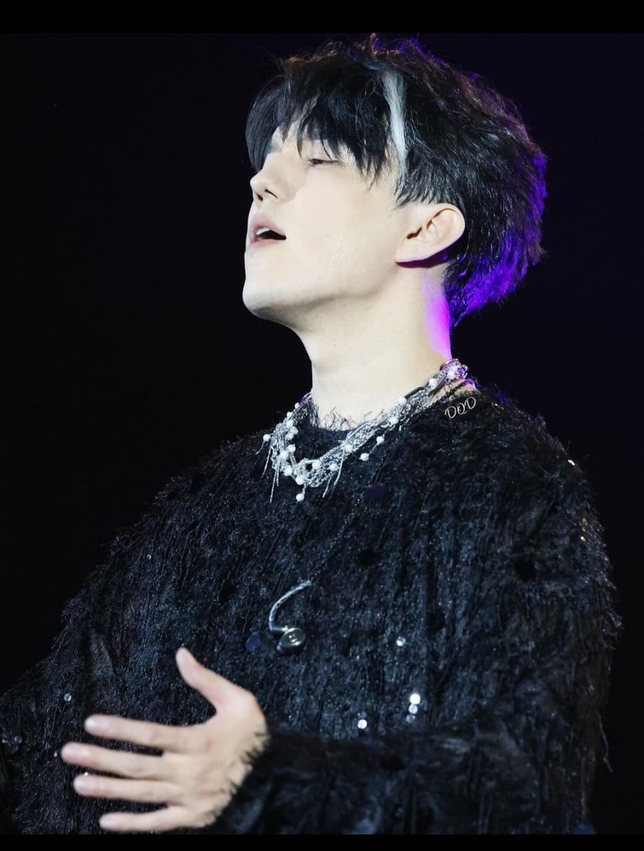 @IrinaVS73 Thanks to Dimash for the emotions that he gives with an incredible performance! 🎶💎🔥💝 30th BIRTHDAY CONCERT #DimashConcertIstanbul #DimashQudaibergen
