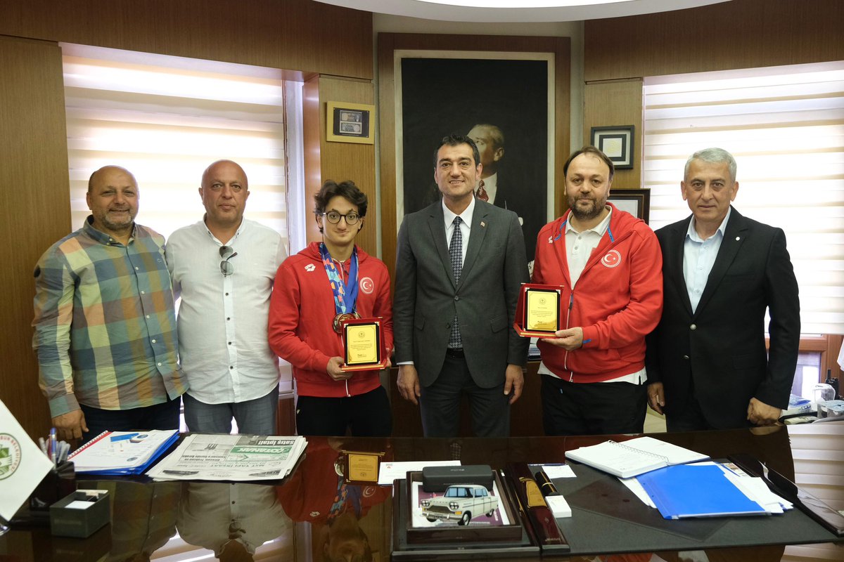 Belediye Başkanımız <a href="/fuattkose/">Fuat KÖSE</a>, Avrupa Para Yüzme Şampiyonası’nda, Dünya rekoru kıran Giresunlu sporcu Turgut Aslan Yaraman ve antrenörü Ali Şahin'i Belediyemizde misafir etti.

👉 giresun.bel.tr/haber/avrupa-s…
