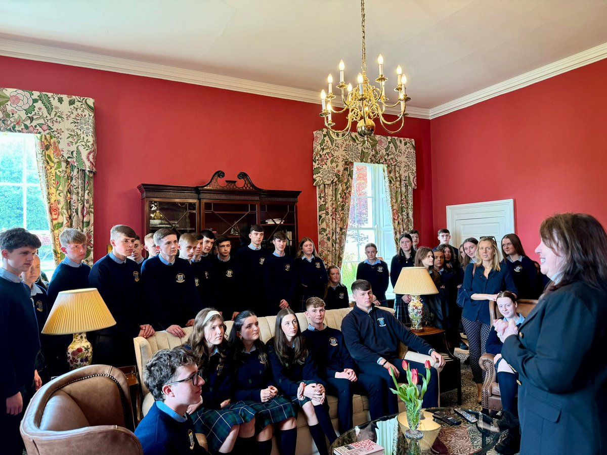 This morning we had a full house for our latest #OpenDoors event, we welcomed the wonderful students from @GCReachrann to Deerfield for a great conversation on 🇺🇸 🇮🇪 relations!