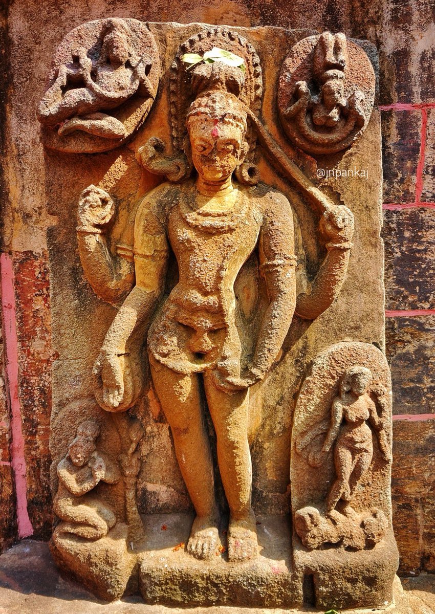 The west raha niche of Simhanatha Temple (In Cuttack, Odisha) has kept a Gangadharamurti of Shiva within its womb as one of the parshvadevatas. Gangadhara stands in a slightly flexed pose with his major right hand is in barada mudra granting the boon to Bhagiratha. ⬇️