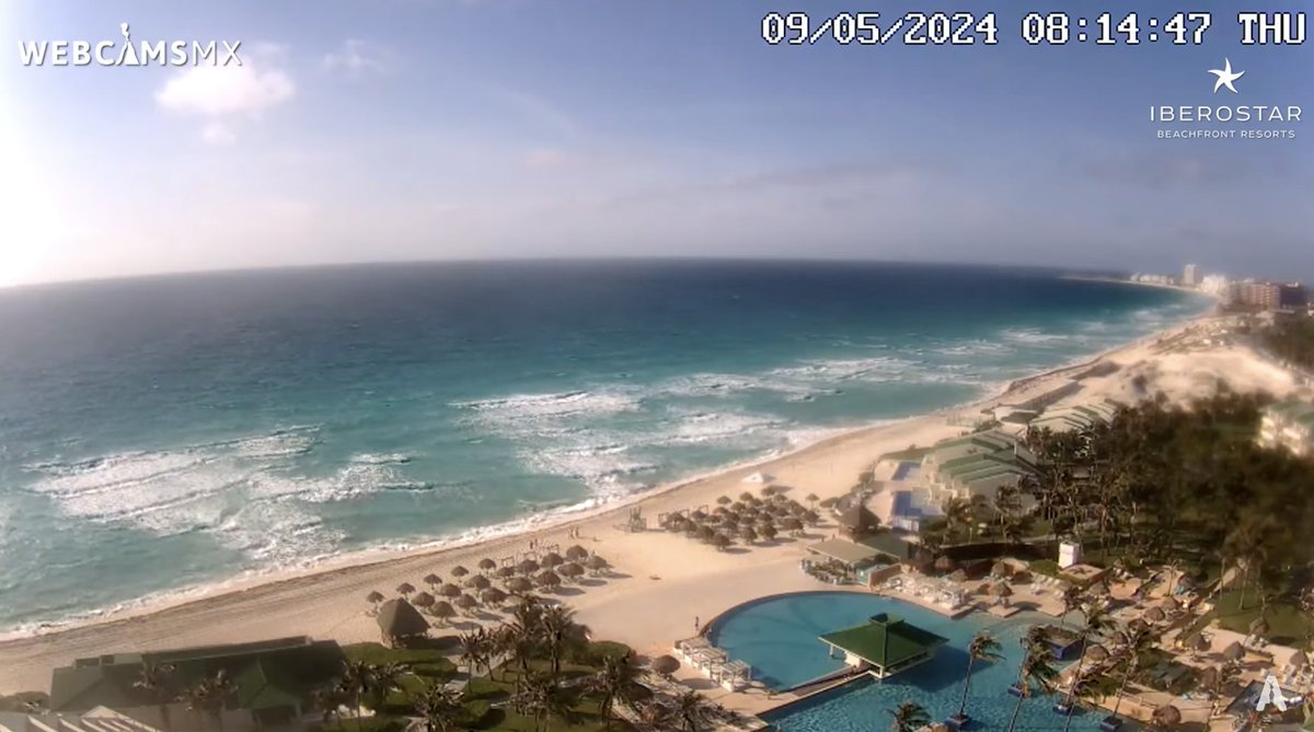 Así luce esta mañana desde #Cancún #QuintanaRoo. Temperatura actual: 29° C. Vista panorámica vía @IBEROSTAR Selection Cancún Para ver en vivo: webcamsdemexico.com/webcam/cancun-…
