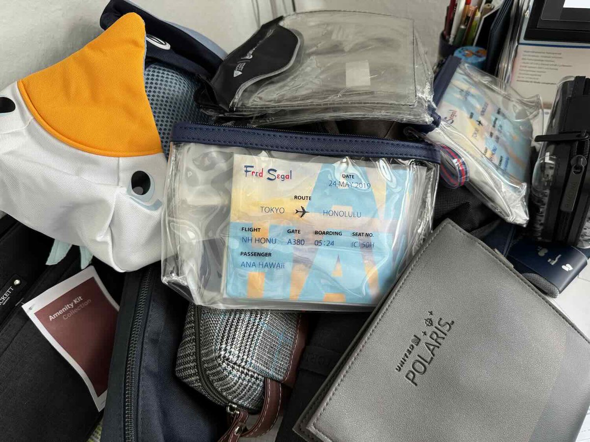 So, ich habe mal wieder ein paar Reiseutensilien zu meiner CharityAktion hinzugefügt 
ebay.de/usr/svenblogt_…
Taschen, Schlafanzüge, Airline-"Kram". Viel Spaß #avgeek #travel