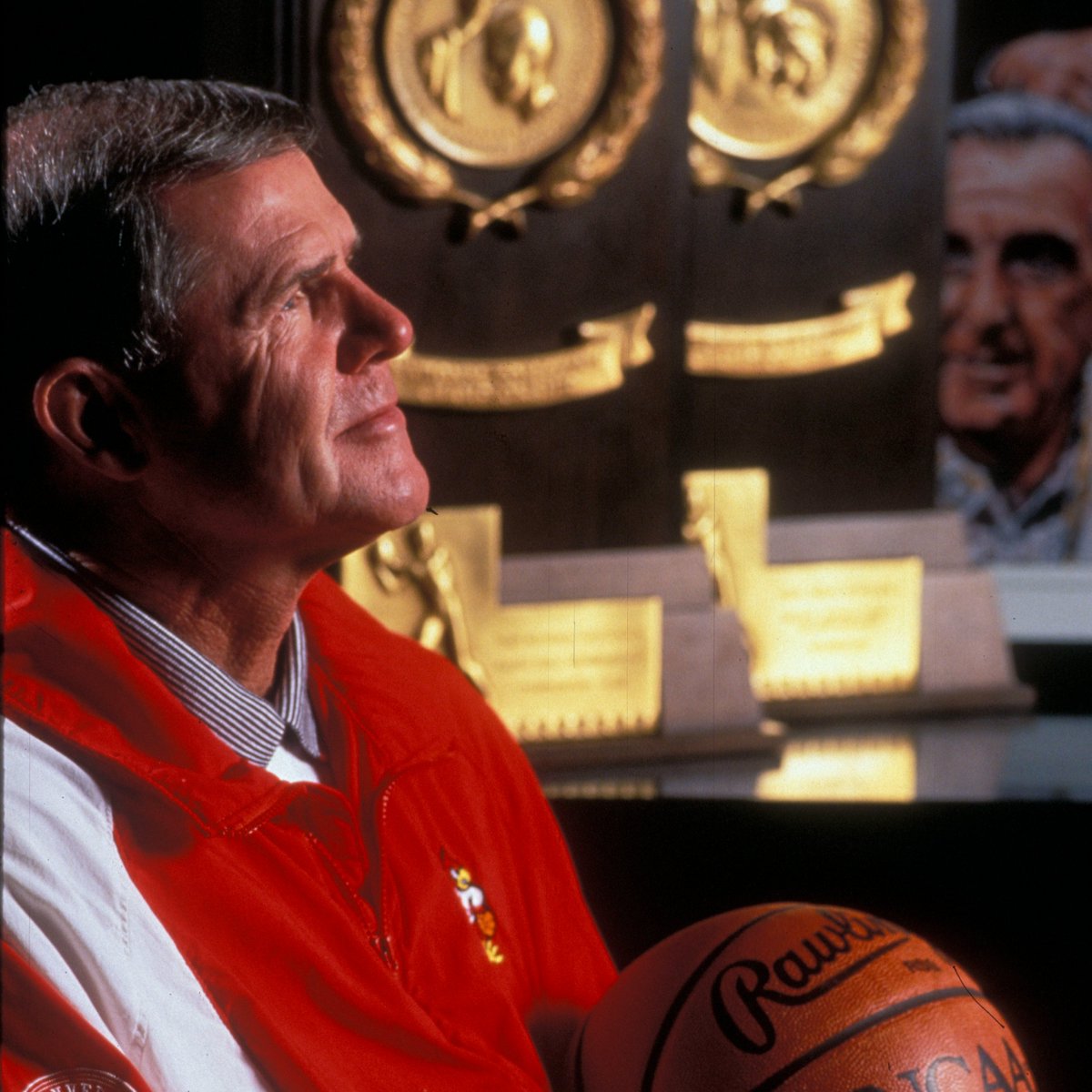 We continue to honor the life and legacy of the legendary Denny Crum ❤️ Consider making a donation to the Denny Crum Scholarship Fund today. Give: give.louisville.edu/Crum #GoCards