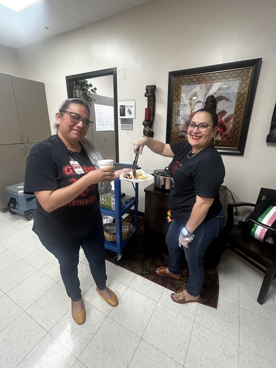 Day 4 of Teacher Appreciation Week- You have to get up pretty early if you want to serve breakfast to Superheroes! Thanks to our Instructional Coaches for preparing breakfast this morning! @GoodmanES_AISD @soniacruso @KristalWashin16 @1mrcurry