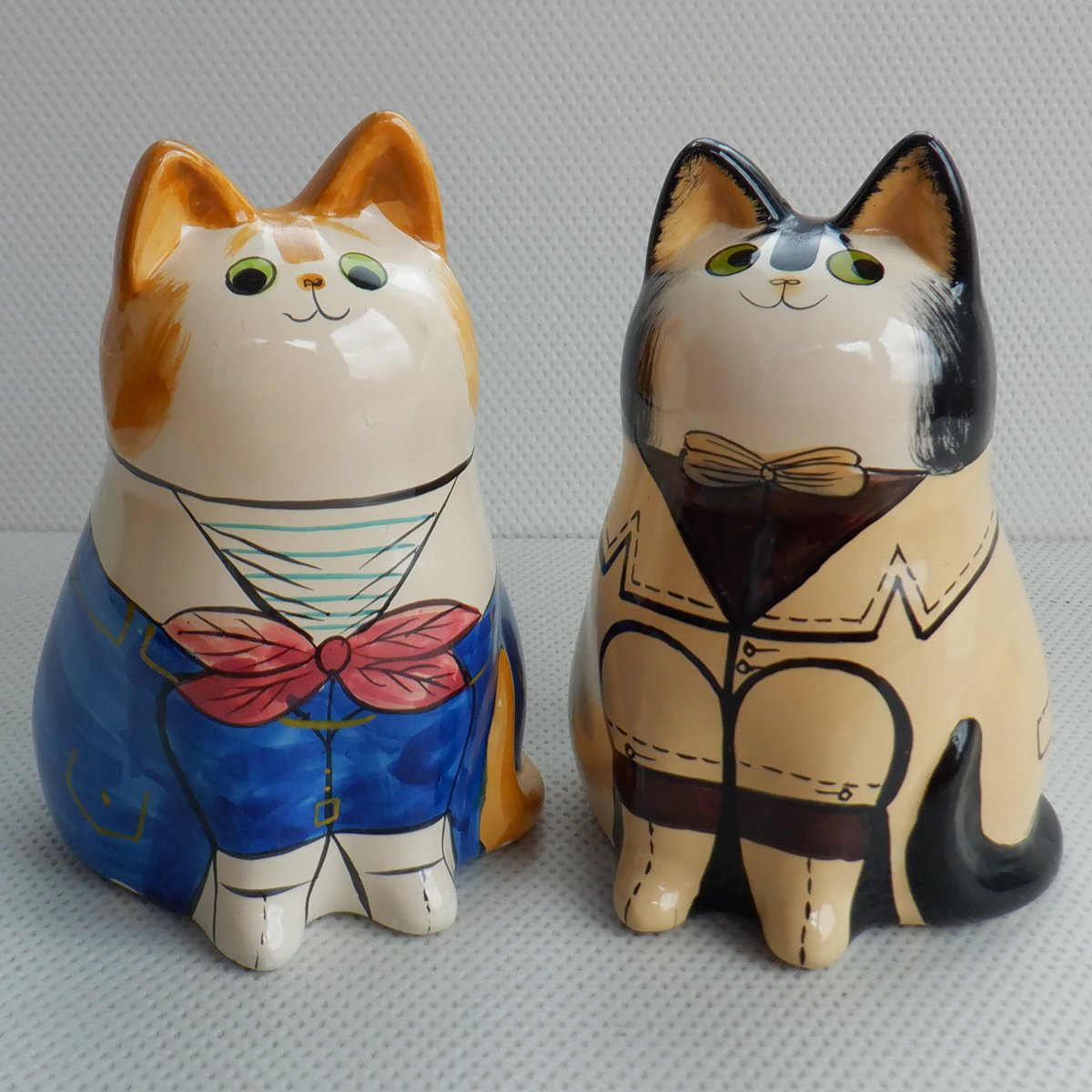 Vintage hand-painted ceramic Joan De Bethel cats. 🐱 🛒 ebay.co.uk/sch/i.html?_nk… #Vintage #Cat #Cats #VintageCats #JoanDeBethel #eBay