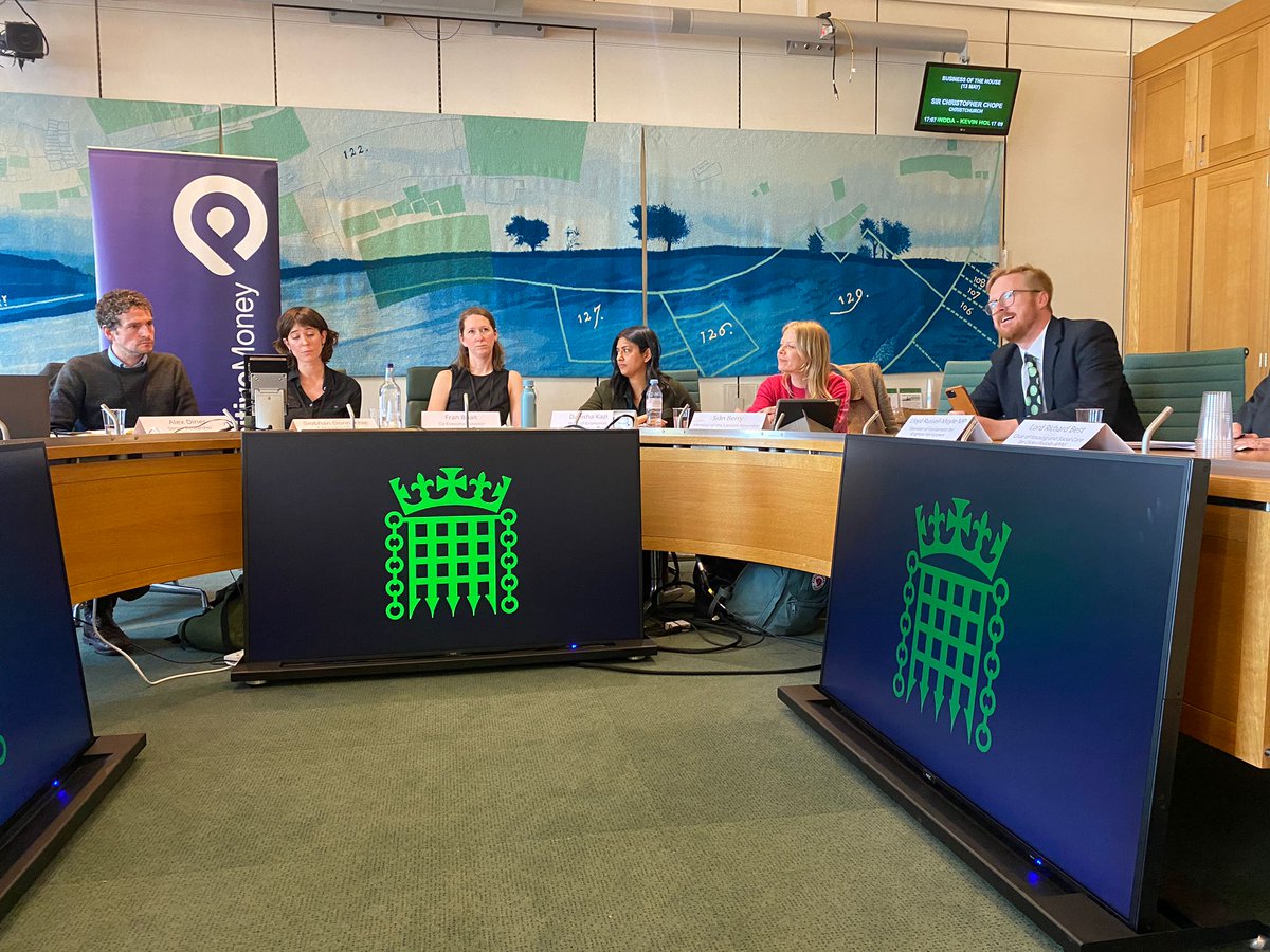 We had a fantastic event yesterday on 'Beyond Building: Fixing the UK Housing Crisis' hosted by @PositiveMoneyUK @LDNRentersUnion @lloyd_rm with @sianberry @alexdiner1987 @isha_zen Siobhan Donnachie and so many housing policy and campaigning folk!
