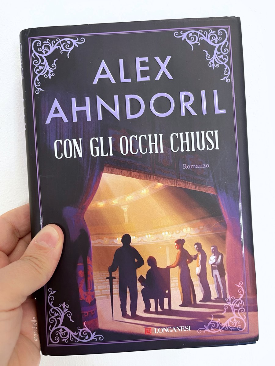 'Con gli occhi chiusi' è il nuovo giallo di Alex Ahndoril, speudonimo dei LARS KEPLER, dove ritroviamo i due affascinanti protagonisti che abbiamo conosciuto in Troverò la chiave (2023): la tormentata detective privata Julia Stark e l'ex marito e commissario di polizia Sidney