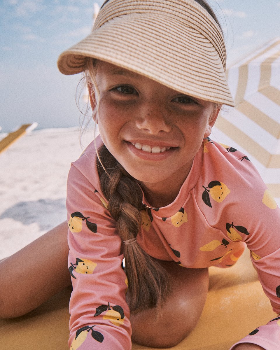 The lemon drop. #HMKids 2-piece swim set: hm.info/60124NqXm Explore the collection: hm.info/60134NqXW