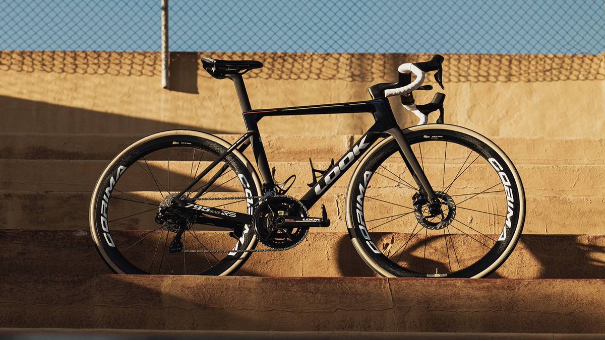 795 Blade RS 🔥 

Light, aerodynamic and stiff, the 795 Blade RS seamlessly blends technology with expertise, bringing you the unique riding feel that only a pure racing machine can. 

bit.ly/795_BLADE_RS 

#lookcycle #cyclingcommunity #roadbike #propeloton #dreambike