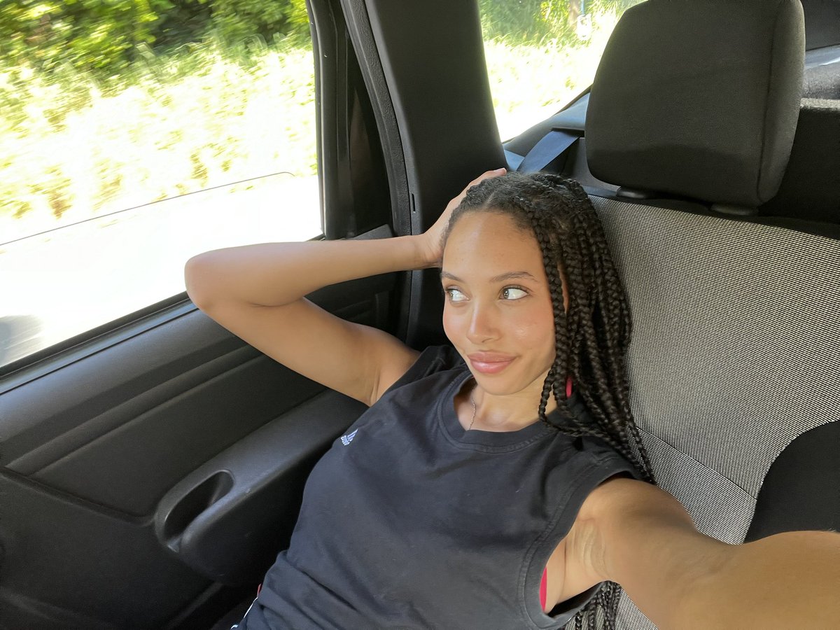 KilibibiPomme's tweet photo. @91_Charognard tema comment je mog ta sale geule pas coiffé, donne ton paypal je tenvoie 10bal pr les contours clochard https://t.co/4ESA0NxB10