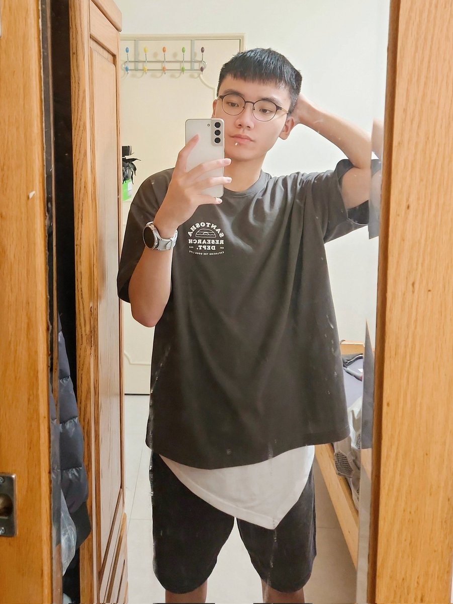 新衣服好好看ㄛ 😍