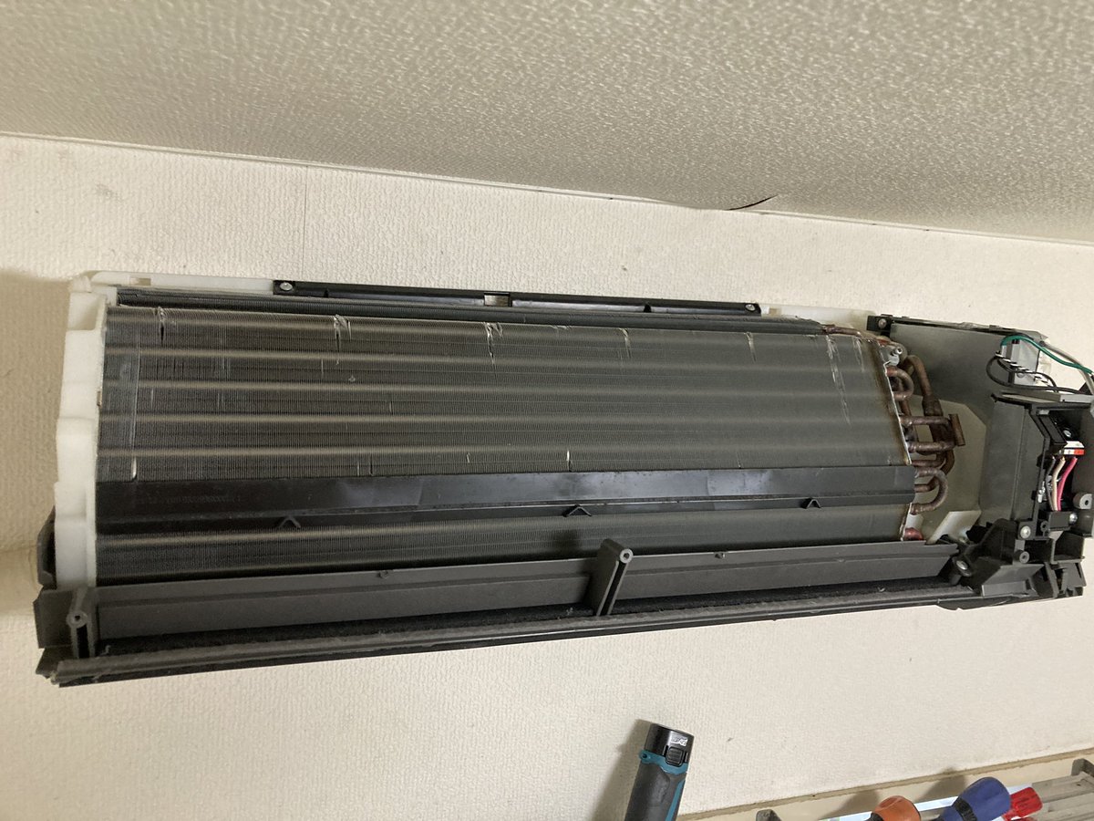 isooop201's tweet photo. とりあえず掃除出来る形まで分解してみました。 https://t.co/JvxQFJpDDO