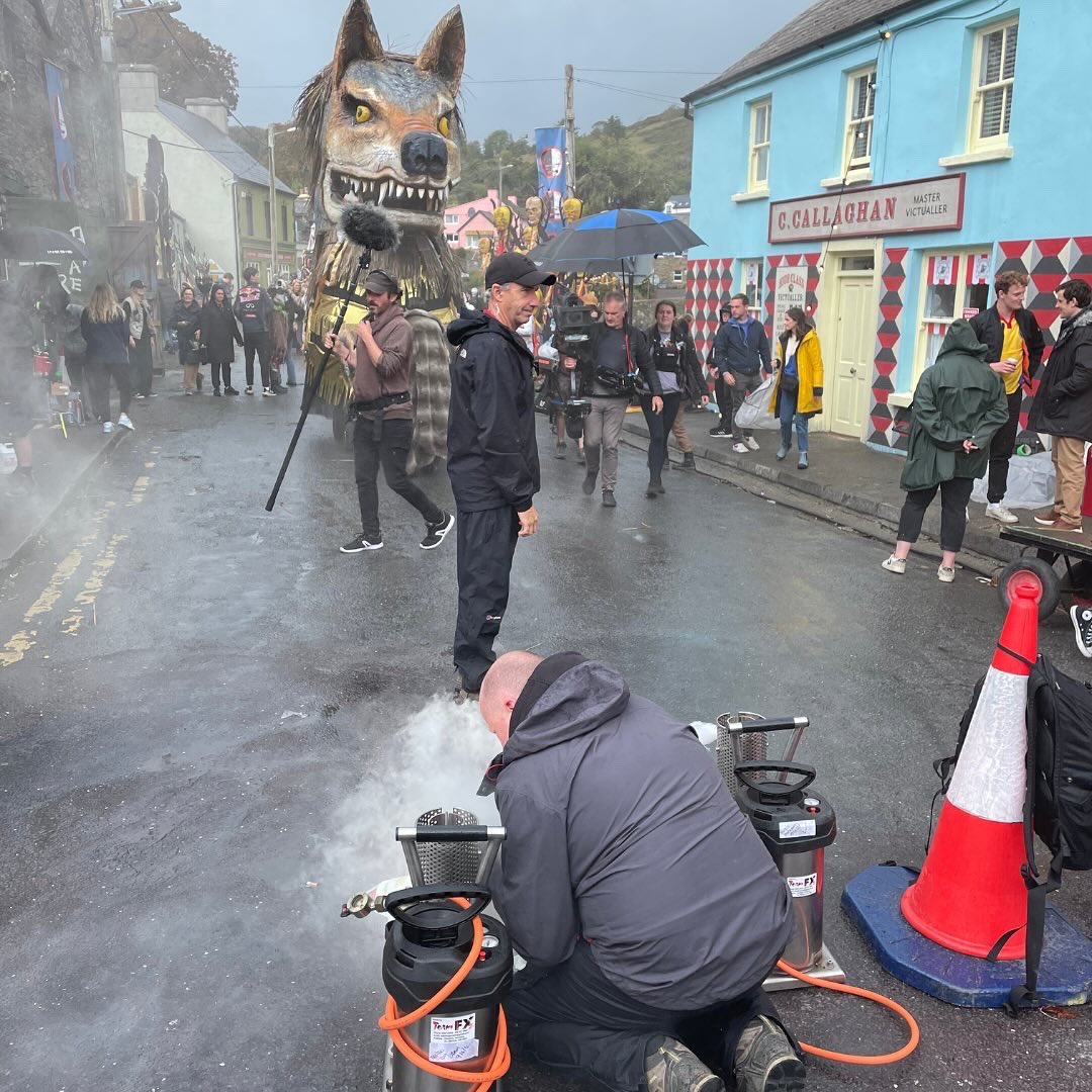 208Films's tweet photo. Has #Netflix just served up its next binge-worthy hit? Brace yourselves for #Bodkin - a  comedy thriller that promises to keep you on the edge of your seat. We were lucky enough to visit the set while filming for @etnow 👇🏽📸 #behindthescenes #onlocation #production https://t.co/ppPtRA8yMq