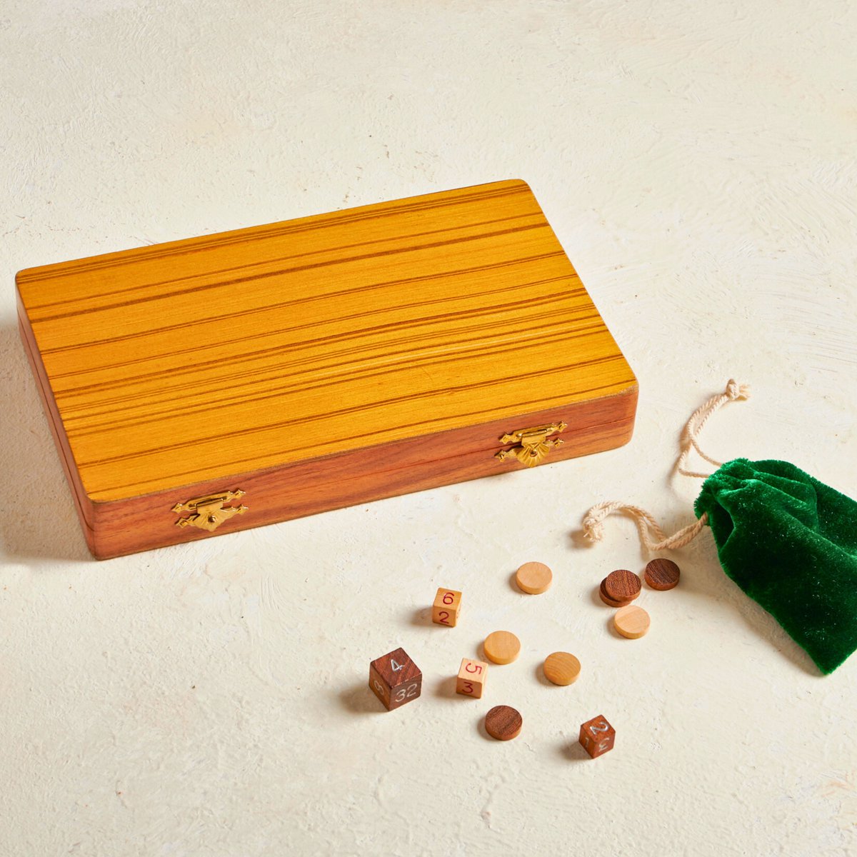 Our backgammon board game has been hand-carved, creating a masterpiece that is as beautiful to behold as it is exhilarating to play.
aksahomedecor.com/products/backg…

#fairtradedecor  #fairtradegifts #handmadedecor  #ethicalgifts #giftsthatgiveback #boardgamenight #artisanmade #giftideas