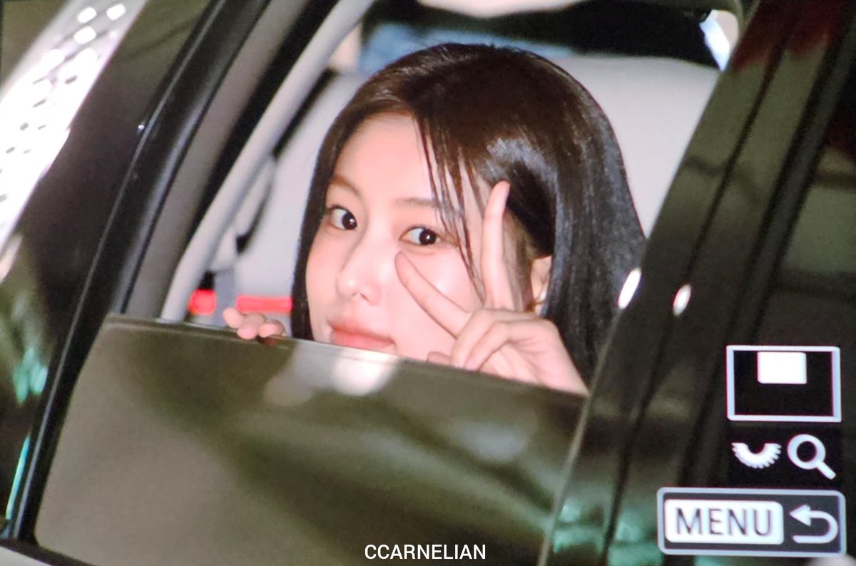 240509 브랜드 고객충성도 대상 퇴근 pre
#강혜원 #KangHyeWon #혜원 #Hyewon #カンヘウォン
<a href="/hyemu_official/">Team Hyemdan</a>