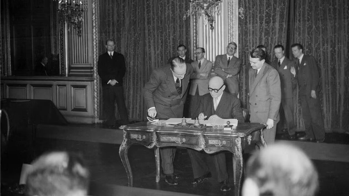 🇪🇺Le 9 mai 1950, le mosellan Robert Schuman présentait sa « déclaration Schuman », acte de naissance de notre Union. Soyons fiers de notre héritage commun européen. En 1951, ils furent 6 États à décider de s’unir, nous sommes aujourd’hui 27 ! Belle journée de l’#Europe !