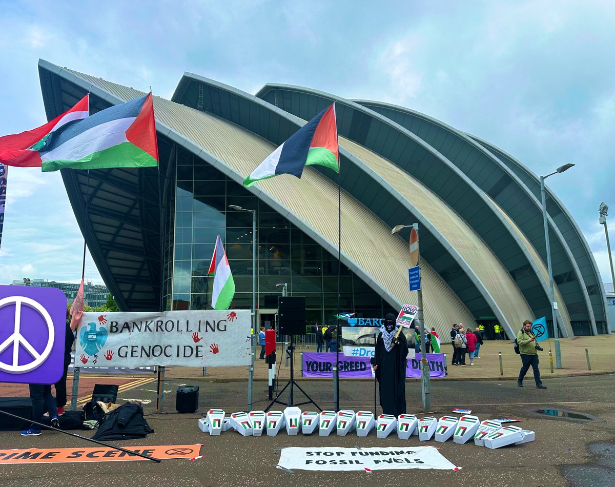 demonstration being held outside glasgow sec, where barclays bank are hosting their AGM. a new report has found Barclays bank is financing + profiting from the production of weapons used in israel’s war on gaza. palestinecampaign.org/barclays-armin… #freepalestine