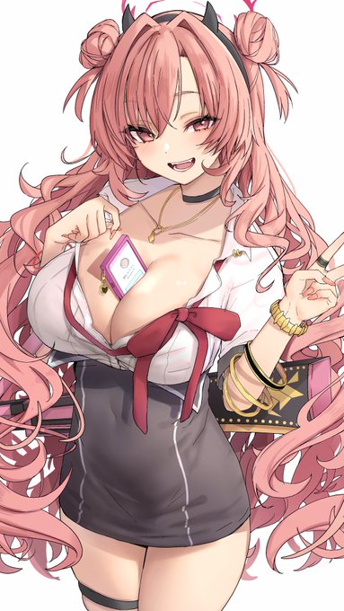 乳の割れ目と八重歯だけ見せつけてすぐ「ばいばーい♡」って帰っていく女がついに連絡先教えてくれるようになった記念絵です 