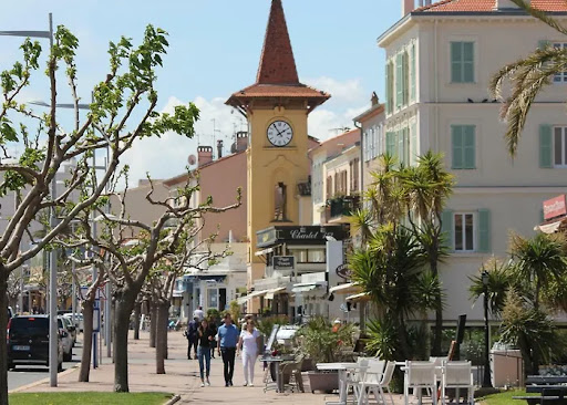 En ce beau jeudi de l'ascension à #cagnessurmer
#fandecagnessurmer n'oubliez pas de profiter  de ce beau soleil et de découvrir les restaurants du bord de mer de #cagnes
#icicestcagnes I #cagnes cagnes-sur-mer.info #frenchrivieralife #ilovecagnes facebook.com/cagnessurmer.i…