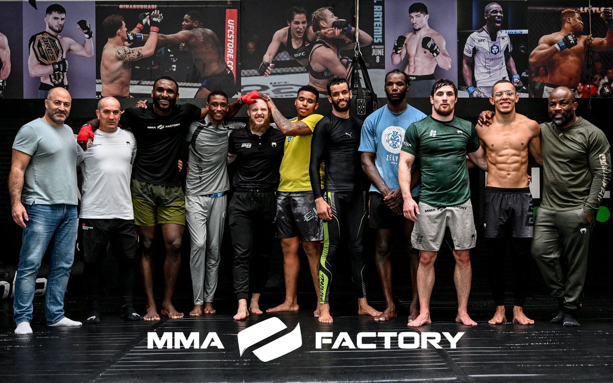 #TeamWork l’entraide est de mise au MMA Factory pour aller chercher ensemble les meilleurs résultats possibles. 🔥🦾

#ManagementFactory 
#MMAFactory